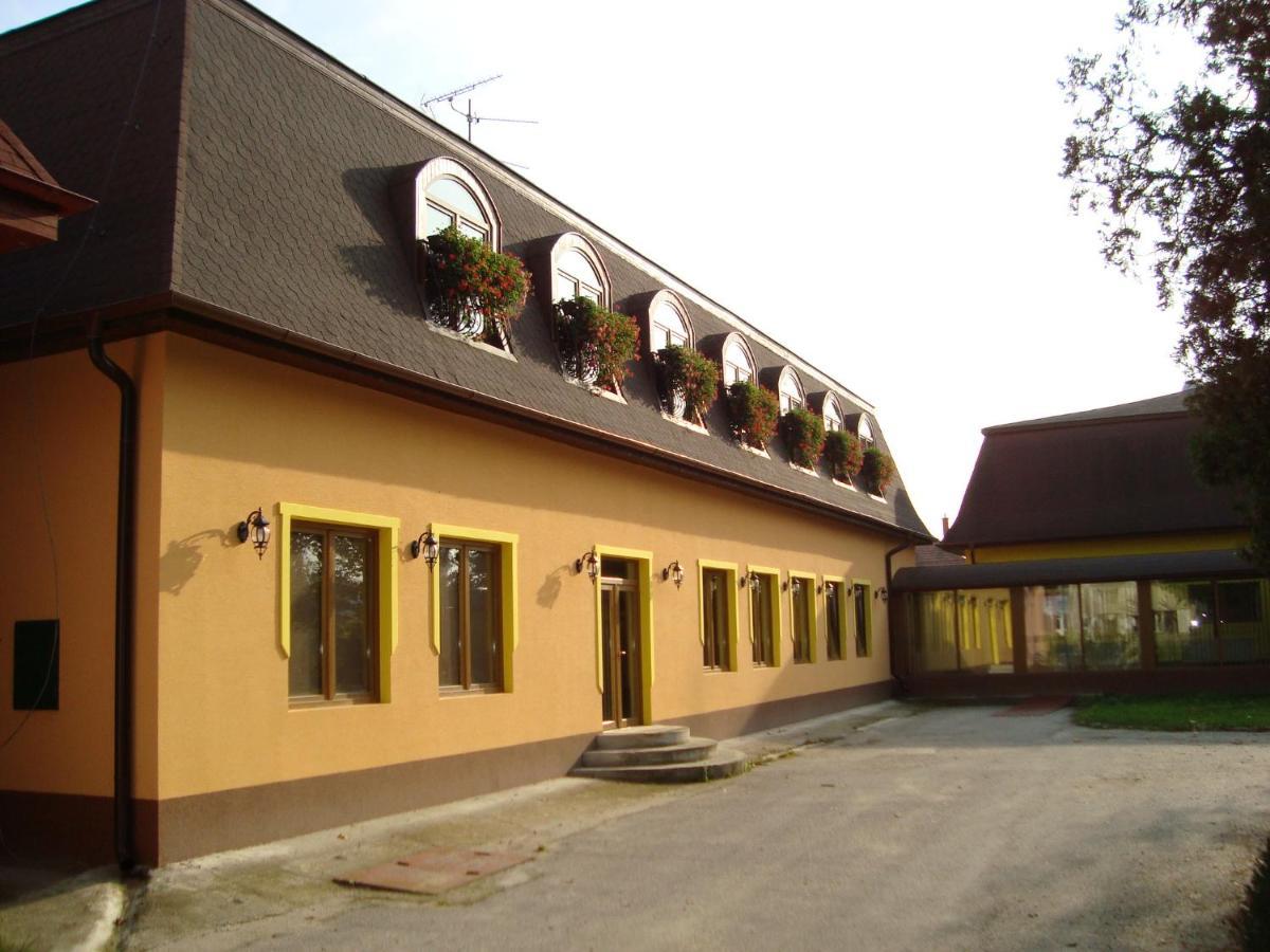 Hotel David Velke Bosany Exterior foto